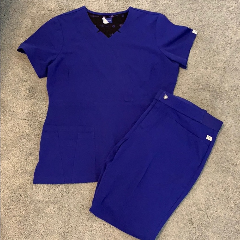 Sapphire Brand Scrub Set